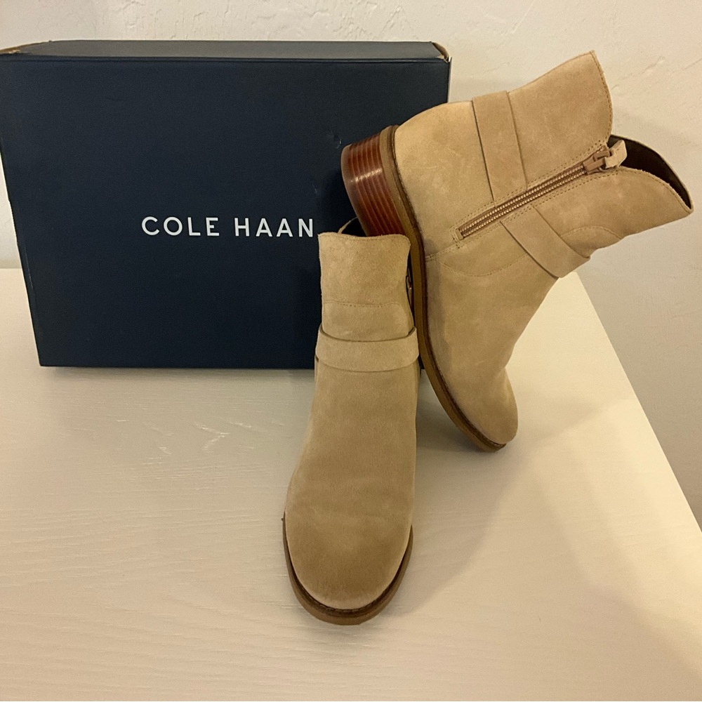 EUC Cole Haan Size 7 Wylie Bootie in Birch Beige Suede